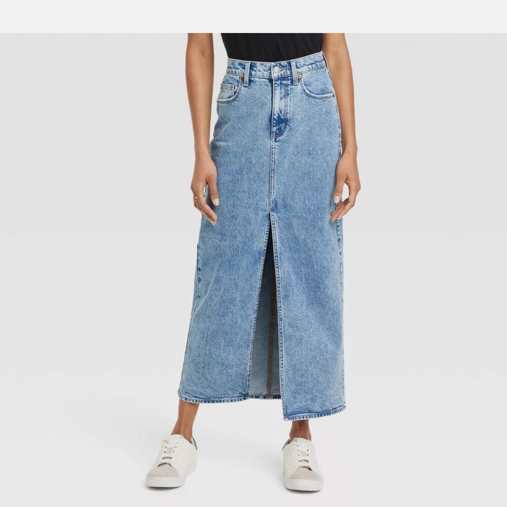 Universal Thread Women's Medium Wash Denim Maxi Skirt - Size: 14